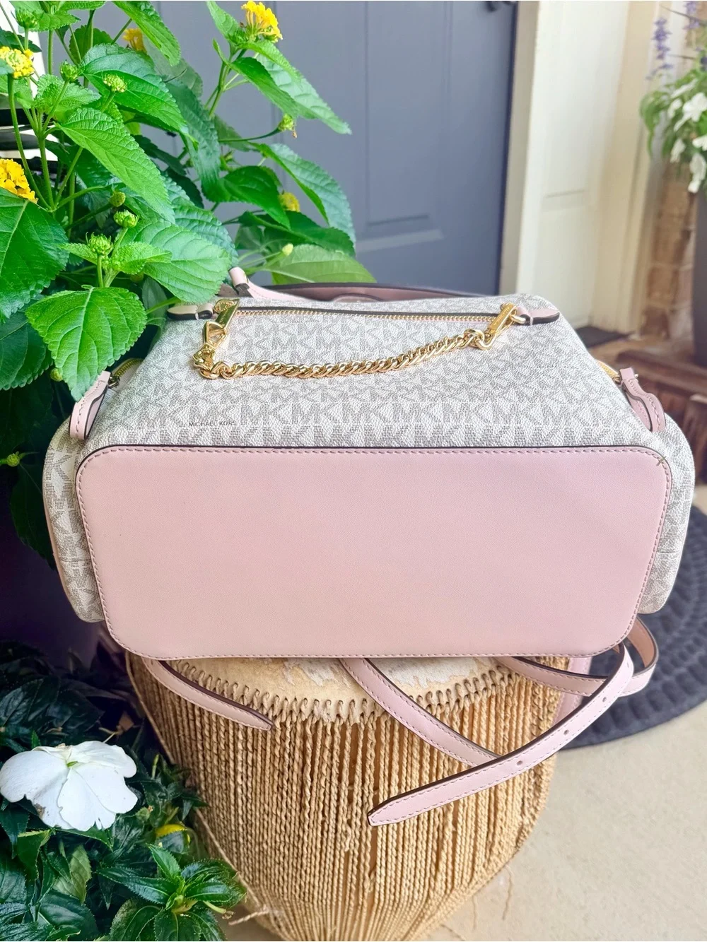 Michael KORS Jet Set Signature Pink Coated Canvas Drawstring Backpack Gold Chain
